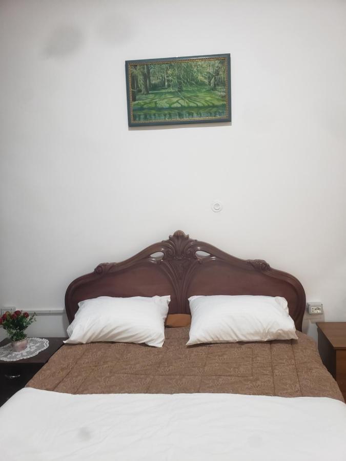 Hostel Oakland Тирана Екстериор снимка