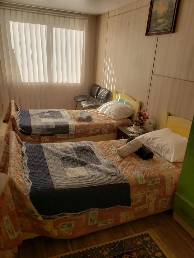 Hostel Oakland Тирана Екстериор снимка