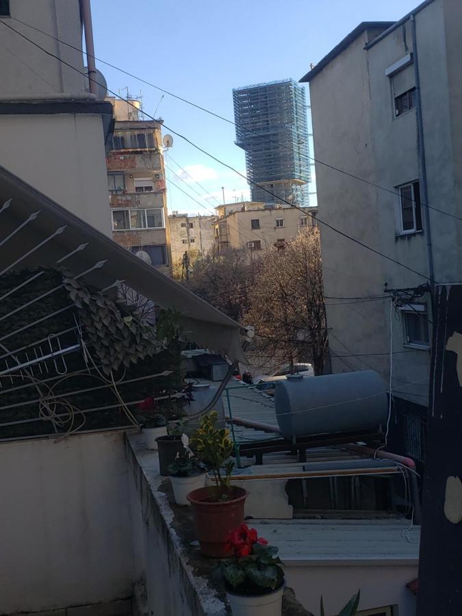 Hostel Oakland Тирана Екстериор снимка