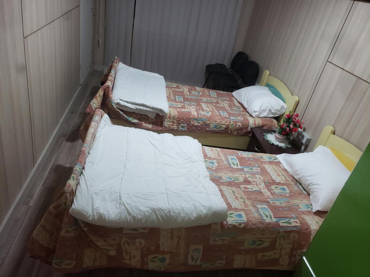 Hostel Oakland Тирана Екстериор снимка