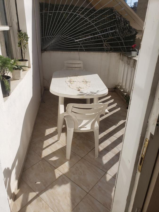 Hostel Oakland Тирана Екстериор снимка