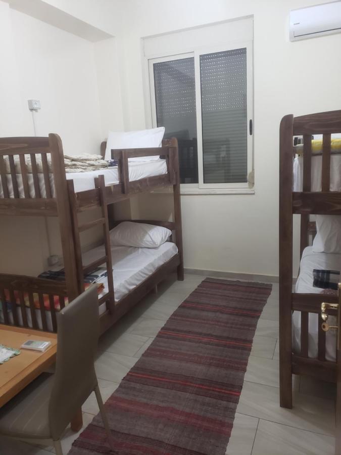 Hostel Oakland Тирана Екстериор снимка