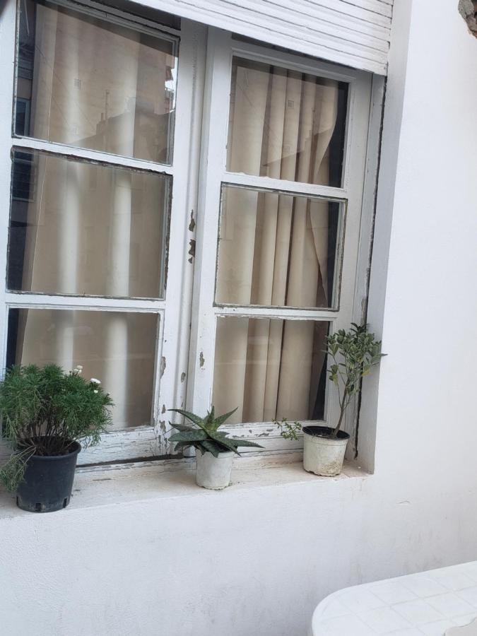 Hostel Oakland Тирана Екстериор снимка