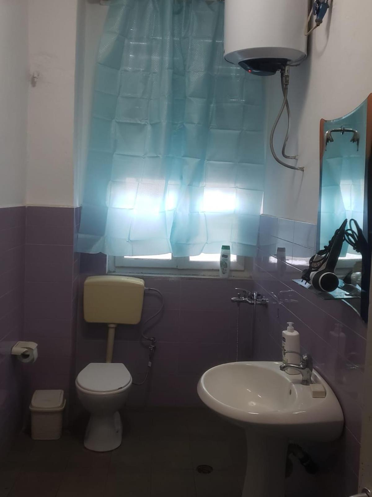 Hostel Oakland Тирана Екстериор снимка