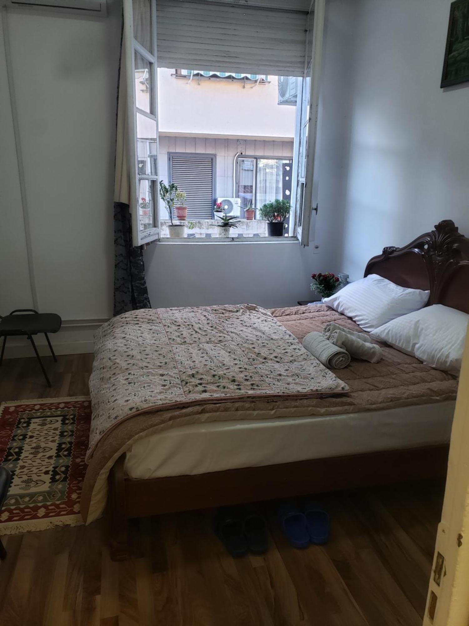 Hostel Oakland Тирана Екстериор снимка
