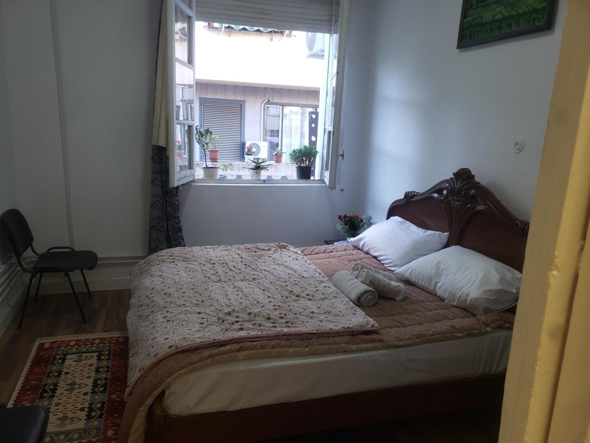 Hostel Oakland Тирана Екстериор снимка